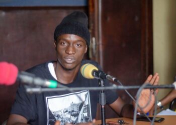 Senegalilainen Matar Khoudia Ndiaye tunnetaan rap-artistina nimeltä Big Makhou Djolof. Hän esiintyi syyskuun alussa Radio Oxy Jeunesin siirtolaisuutta käsittelevässä ohjelmassa.