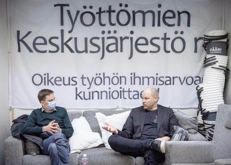 Antti Kauhasen (oik.) mukaan vaikeasti työllistyvien palvelutarpeita tulisi selvittää nykyistä tarkemmin ja Jukka Haapakoski on huolissaan kolmannen sektorin palkkatukimahdollisuuksista.