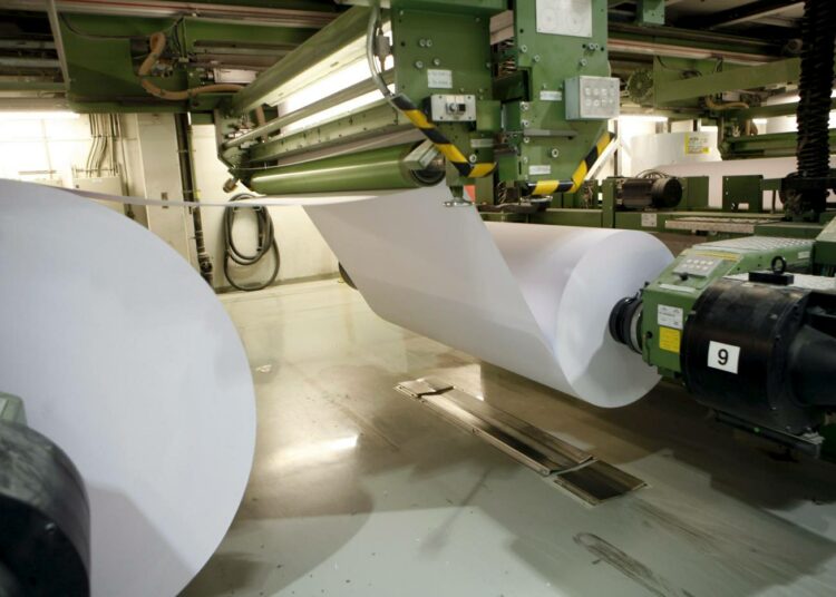 Paperin teko Stora Enson Veitsiluodon-tehtailla Kemissä loppuu näillä näkymin vuoden kolmannella neljänneksellä. Syyksi yhtiö kertoo paperintuotannon ylikapasiteetin Euroopassa.
