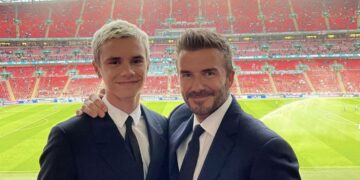 Romeo ja David Beckham olivat kesäkuussa Wembleyn stadionilla seuraamassa Englannin ja Skotlannin välistä EM-kisaottelua.