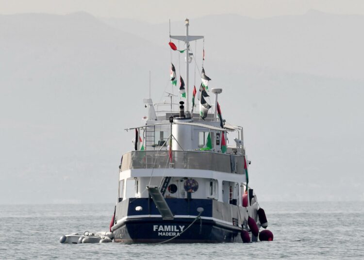 Global Sumud Flotilal -saattueen Family-alukseen kerrotaan olleen drooni-iskujen kohde.