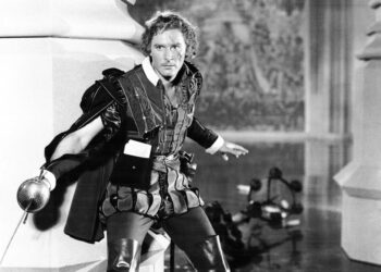 Merihaukka on huima klassikko merirosvosta, joka käy espanjalaisten kimppuun Karibialla. Kuvassa Errol Flynn.