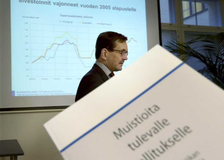 Toimitusjohtaja Vesa Vihriälä esitteli torstaina Elinkeinoelämän tutkimuslaitoksen ETLAn  näkemyksiä ensi hallituskauden talouspolitiikasta.