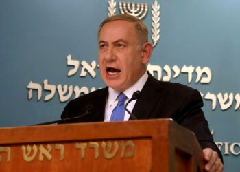 Israelin pääministeriin Benjamin Netanjahuun on aiemminkin kohdistunut korruptioepäilyjä, mutta toistaiseksi hän on selvinnyt niistä.