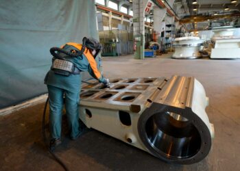 Teknologiateollisuuden ja Teollisuusliiton (entinen Metalliliitto) neuvotteluissa otettiin maanantaina kahden viikon aikalisä.