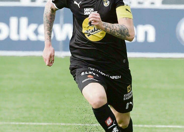 Muiden muassa Veikkausliigan tähtipelaajiin kuuluva Petteri Pennanen on hankkinut Savon Pallon kausikortin tukeakseen tulipalon uhriksi joutunutta seuraa.