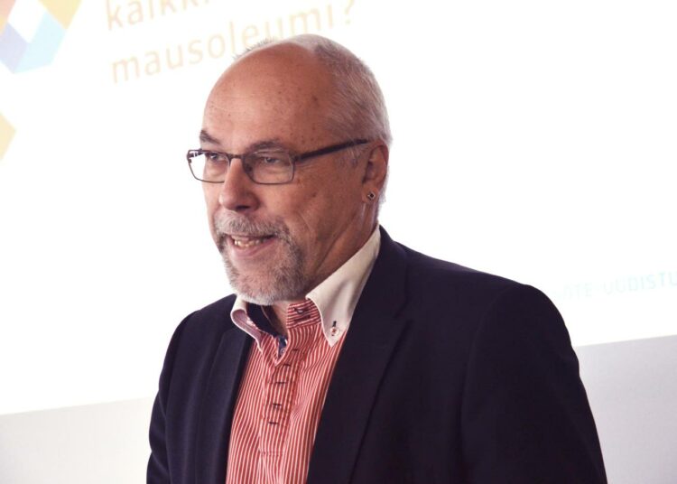 Vasemmistoliiton entinen kansanedustaja, sote-asiantuntija Erkki Virtanen osallistui hallitusneuvotteluihin puoluehallituksen jäsenenä.