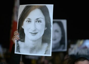 Pääministerin eroamista vaativat mielenosoittajat kantoivat Daphne Caruana Galizian kuvia Vallettassa vuonna 2019.