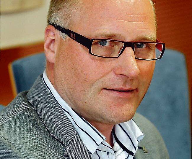 Tero Ristimäki varoittaa sosiaalitoimen lomautusten kerrannaisvaikutuksista.