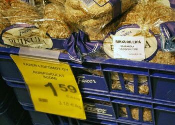 Monet kaupan asiakkaista tervehtivät tempausta ilolla ja ilmaisivat solidaarisuutensa lakkoilijoille.