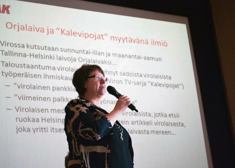 Tallinnassa sunnuntain ja maanantain välisiä lauttamatkoja Helsinkiin on alettu kutsua orjalaivoiksi, Eve Kyntäjä kertoi.