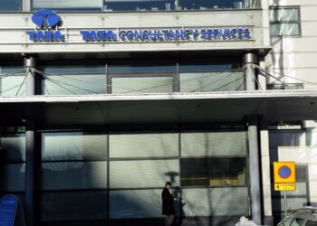 Nokialta ulkoistettuja työntekijöitä vastaanottanut Tata Consultancy Services aikoo panna puolet Suomen-henkilöstöstään kilometritehtaalle.