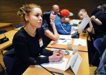 Vasemmistoliiton puoluevaltuuston puheenjohtaja Hanna Sarkkinen vaatii valtioiden välistä yhteistyötä verokikkailun rajoittamiseksi.
