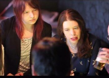 Hanna-Marilla Zidan, Lilja Tamminen, Anna Kontula ja Kai Sadinmaa esiintyvät Mercedes Bentson videolla.