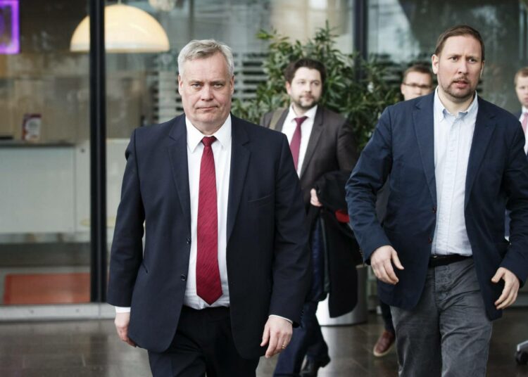 Uudenmaan vasemmistoliiton mielestä Antti Rinteen ja Paavo Arhinmäen pitäisi johdattaa puolueensa oppositioon.