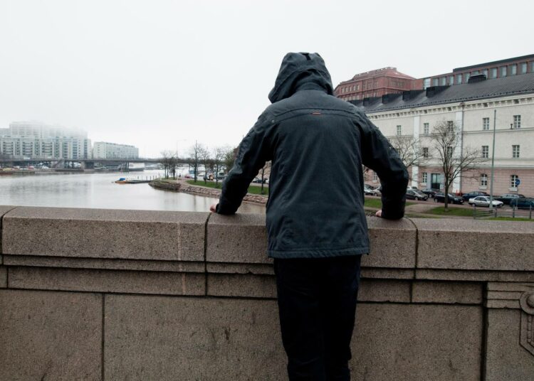 Useita vuosia Suomessa työskennellyt virolainen Aleksei joutui työnantajansa huijaamaksi, jäi asunnottomaksi ja putosi sosiaaliturvan ulkopuolelle.