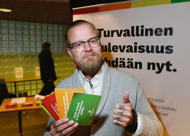 Wallu Valpion mielestä politiikka on lähellä ihmistä.