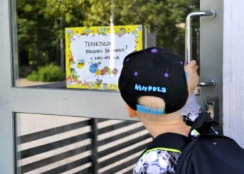 STTK esittää yleisen oppivelvollisuusiän nostamista vuodella.