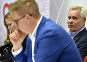 Ylen uusin mielipidemittaus ei ainakaan helpota muutenkin tukalassa tilanteessa olevan SDP:n puheenjohtajan Antti Rinteen asemaa.
