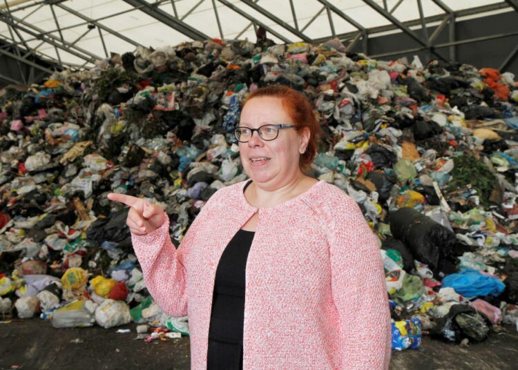 Porin seudun jäteneuvoja Liisa Malin muistuttaa, että zero waste saattaa edellyttää jopa koko elämäntavan uudelleen järjestämistä, mikä ei välttämättä ole huono juttu.