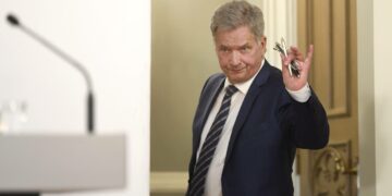 Tasavallan presidentti Sauli Niinistö kuvattuna toukokuussa Presidentinlinnassa.