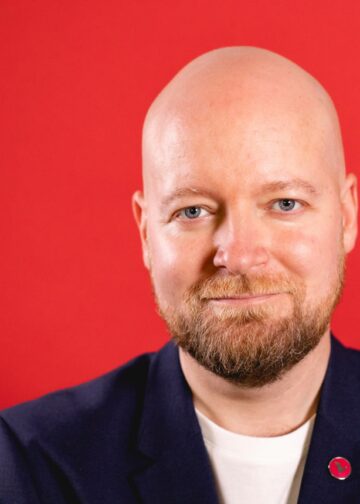 Jussi Saramo lähettää pääministeri Orpolle ja valtiovarainministeri Purralle vinkkejä päätöksistä, joilla he voisivat kestävällä ja oikeudenmukaisella tavalla sopeuttaa Suomen julkista taloutta.