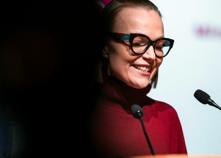 Vasemmistoliiton puheenjohtaja Minja Koskela.
