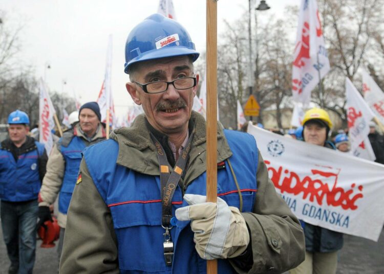 Solidaarisuus marssii yhä, mutta ammattiyhdistysliike on Puolassa heikko eikä pysty puuttumaan vierastyöläisten ongelmiin.