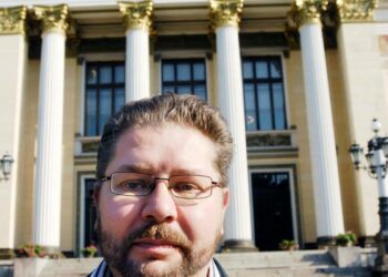 – Tieto leviää väistämättä, kun taustaryhmiä konsultoidaan, professori Heikki Patomäki sanoo.
