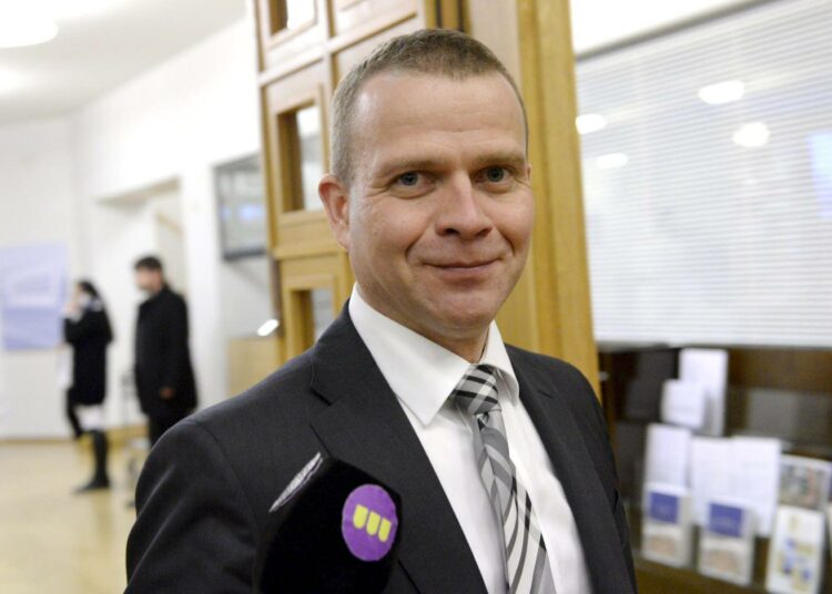 Sisäministeri Petteri Orpo pyrkii kokoomuksen johtoon.