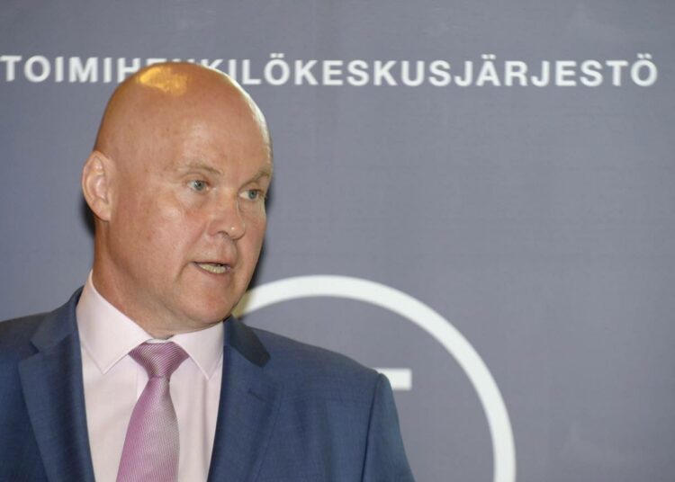 STTK:n puheenjohtaja Antti Palola.