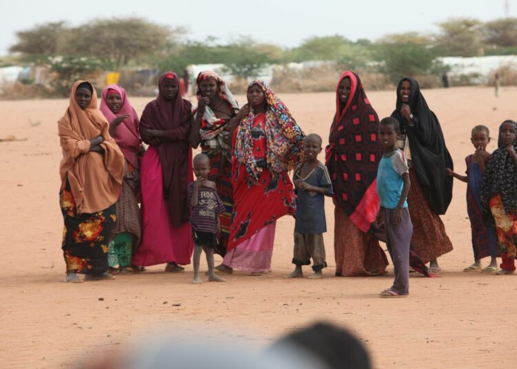 Yli puolet Dadaabin pakolaisleirin asukkaista on lapsia.