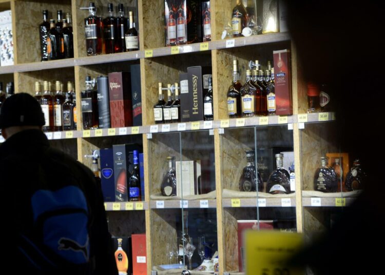 THL:n mukaan olosuhteet ovat muuttuneet olennaisesti sen jälkeen, kun hallitus linjasi alkoholilain uudistuksen. Virossa alkoholiverotus nousee 70 prosentilla heinäkuussa 2017  ja helmikuussa 2018 vielä lisää niin, että verosta tulee kaksinkertainen nykyiseen verrattuna. Hintaeron pieneneminen hillitsee tuontia Virosta.
