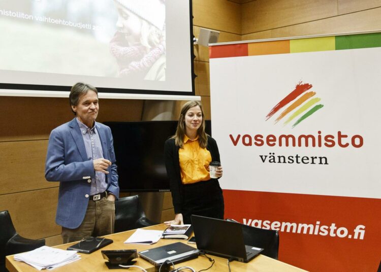 Kansanedustajat Kari Uotila ja Li Andersson kertoivat vasemmistoliiton budjettivaihtoehdosta.