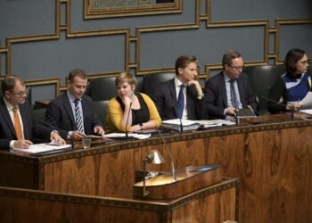 Hallitus saa Valtiontalouden tarkastusvirastolta puhtaat paperit: vaalikauden alussa asetetut taloustavoitteet toteutuvat.