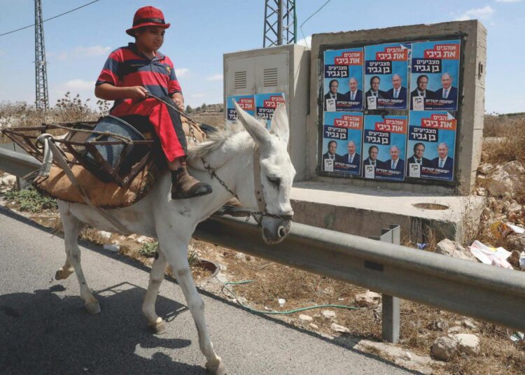 Israelin vaalit käydään ensi tiistaina ilmapiirissä, jossa pääministeri Benjamin Netanjahu on omaksunut entistäkin kovemman linjan.