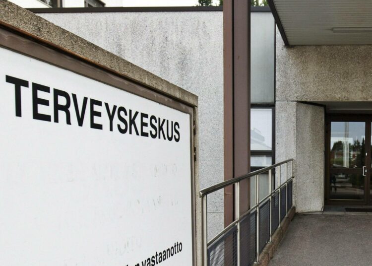 Terveyskeskusten pelastamisella on tulinen kiire, vetoaa Lääkäriliitto.