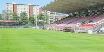 Tampereen Pallo-Veikkojen kannattajayhdistys Tammelan Voima on vetänyt puoleensa uutta kannattajakuntaa. Kuvassa Tampereen Tammelan stadion.