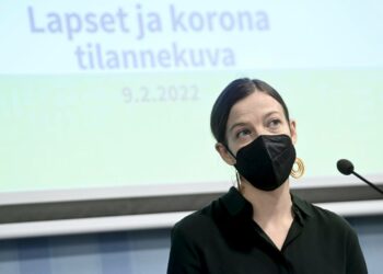 Opetusministeri Li Anderssonin mukaan tarvitaan pitkäjänteisiä toimintamalleja lasten ja nuorten tukemiseksi.