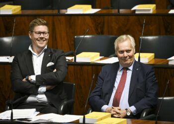 Eduskunnassa vallitsi päivällä osan aikaa riehakas tunnelma.