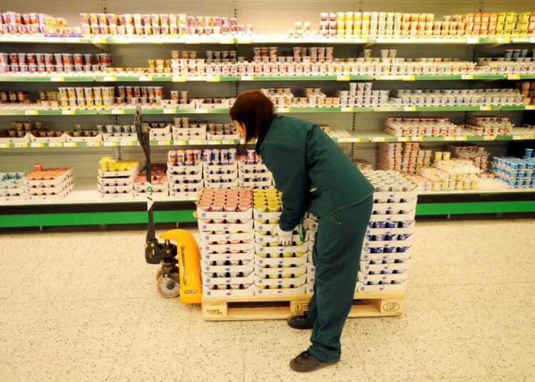 Elinkeinoelämän luottamusindikaattoreista helmikuussa nousivat teollisuuden, rakentamisen ja vähittäiskaupan luottamusindikaattorit.