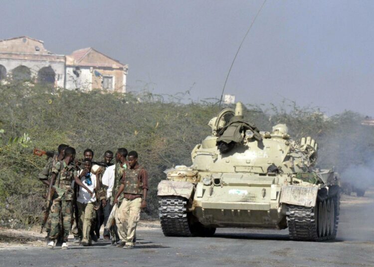 Afrikan unionin rauhanturvaajien panssarivaunu Mogadishussa.