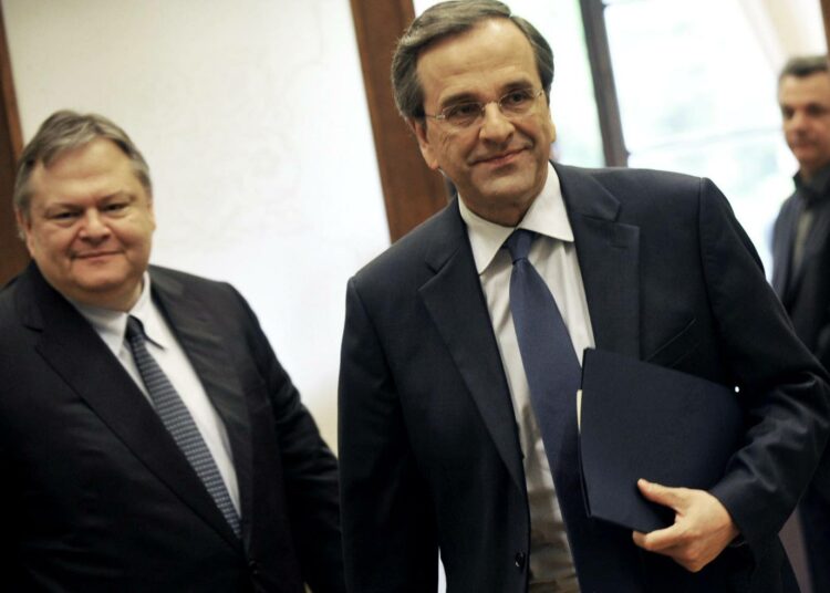 Pasokin ja Uuden demokratian johtajat Evangelos Venizelos ja Antonis Samaras hallitustunnusteluissa.