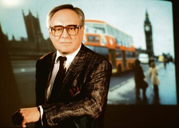 Yks’ tavallinen Toivanen on dokumentti toimittajalegenda Erkki Toivasen elämästä, työstä ja ajatuksista. Kuvassa Toivanen vuonna 1993.