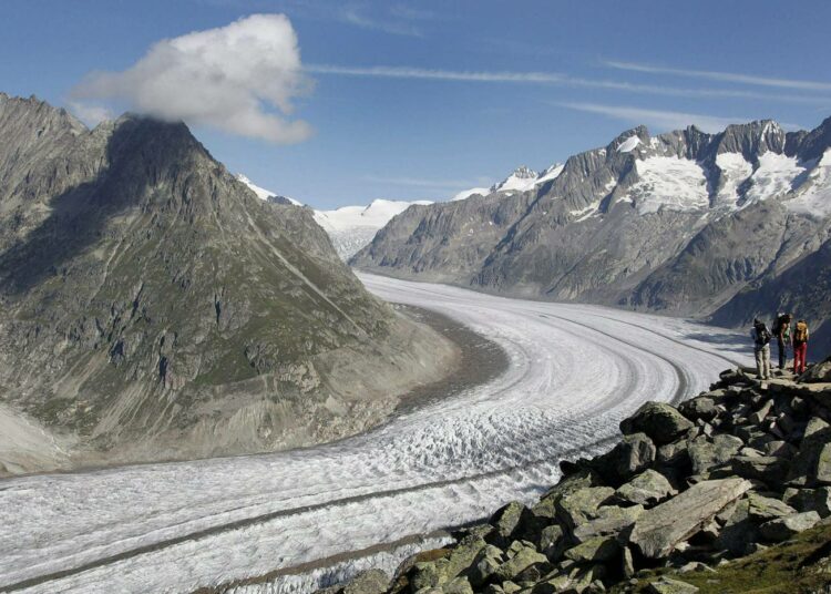Aletsch jäätikkö Alpeilla.