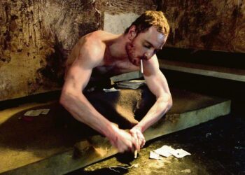 Nälkä on naturalistinen kuvaus vankilakapinasta, jota IRA-aktivisti Bobby Sands (Michael Fassbender, kuvassa) johti vuonna1981.