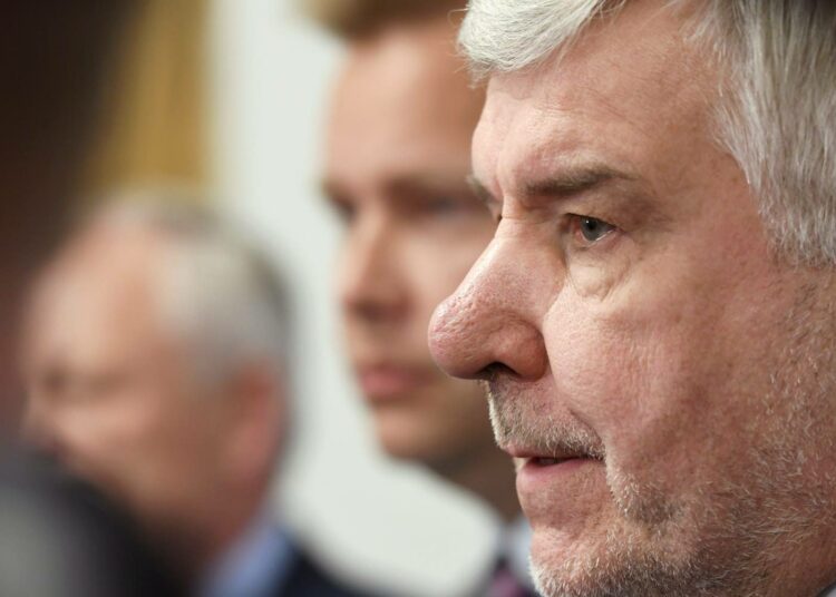 Perussuomalaisten eduskuntaryhmän puheenjohtaja Toimi Kankaanniemi sai Alkon lopettamaan limuviinan myynnin vuonna 1993.