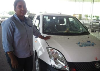 Jahhavi Kshsarter toimii taksinkuljettajana Intian Mumbaissa.
