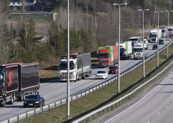 Turvetuottajat protestoivat vappuaattona. Keskustan kannatusta turvepuolueeksi profiloituminen ei auttanut.