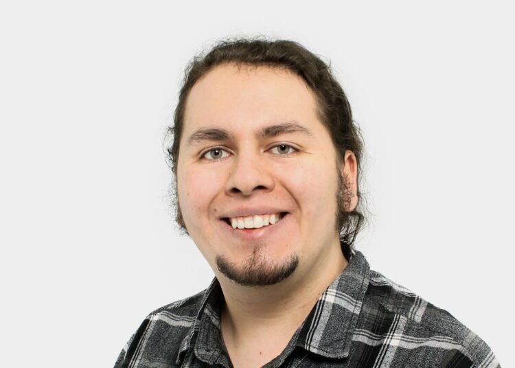 Pelialan yrittäjä ja järjestöaktivisti Adam Al-Sawad Kuopiosta.